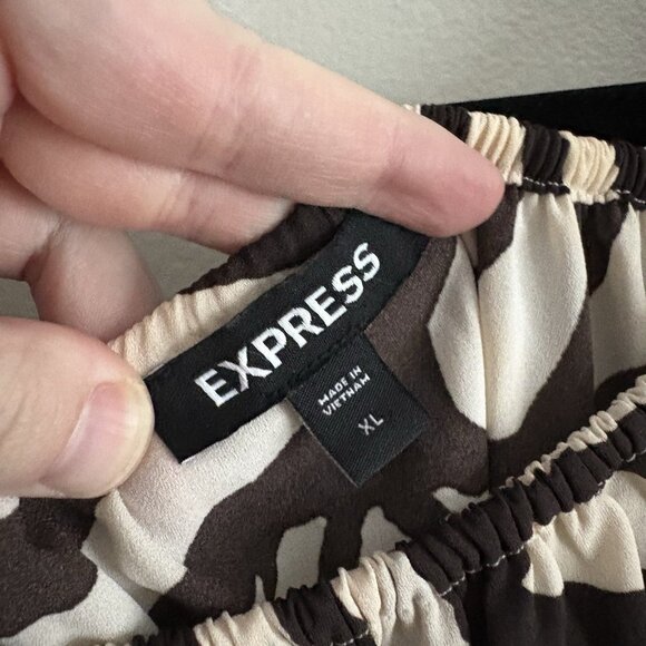 Express Women Size XL Animal Print Long Sleeve Off The Shoulder Cropped Blouse - Picture 6 of 8